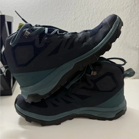 Salomon Blue and Green Hiking Boots - Picture 5 of 8